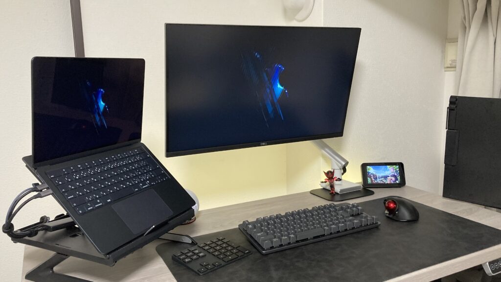 Dell 27インチ4KモニターS2721QSの写真