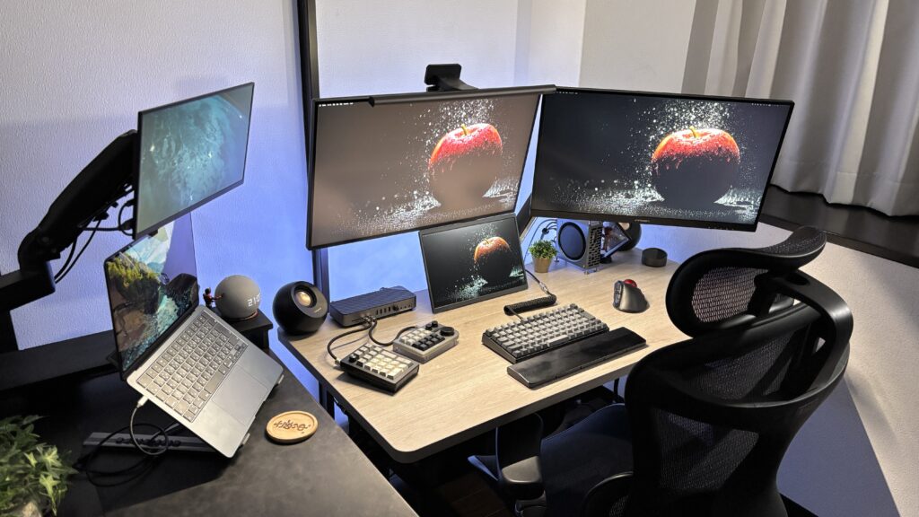 イス使用時のデスク高さの写真