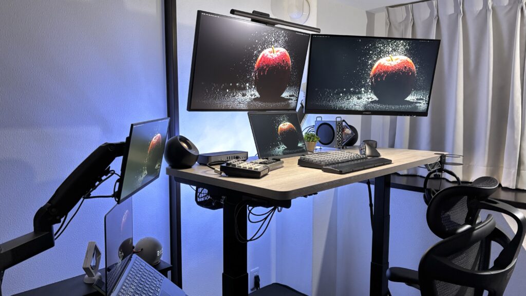 FlexiSpot:E7のデスク写真2