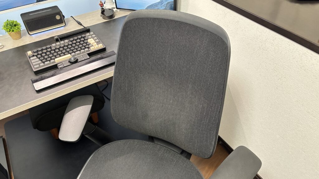 Steelcase Karmanの背もたれ部分の写真