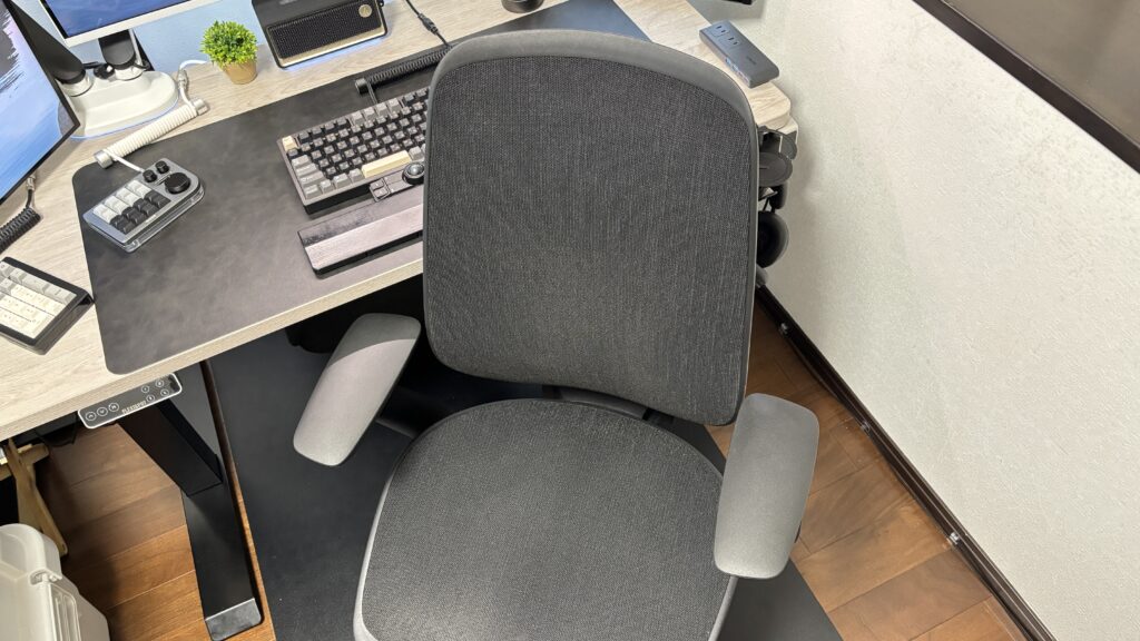 Steelcase Karmanを上から撮影した写真