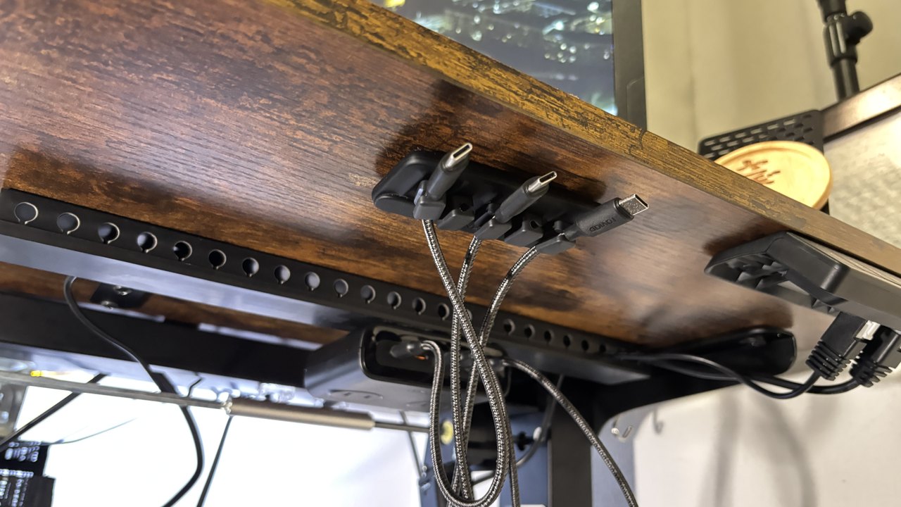 Anker マグネットケーブルホルダー