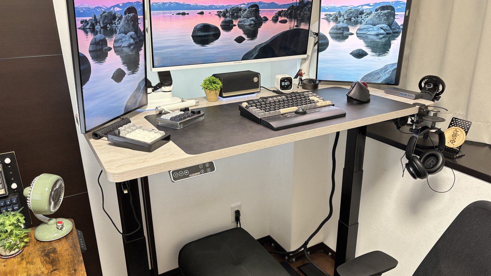 FLEXISPOT E7のデスク