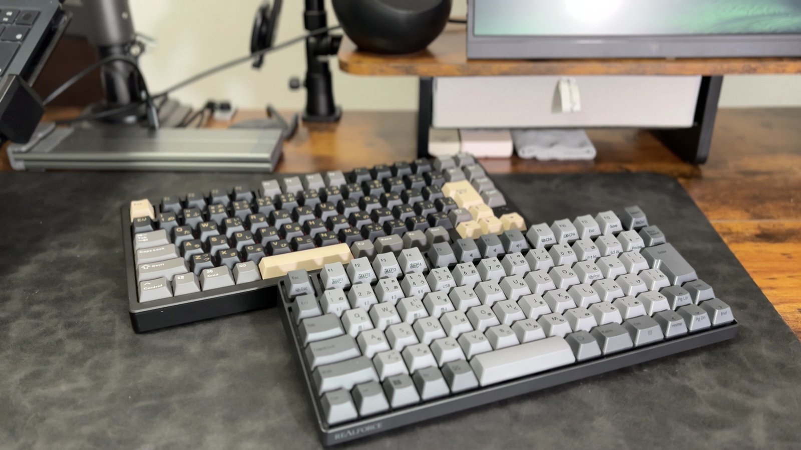 WOBKEY Rainy 75 ProとREALFORCE RC1を並べた比較
