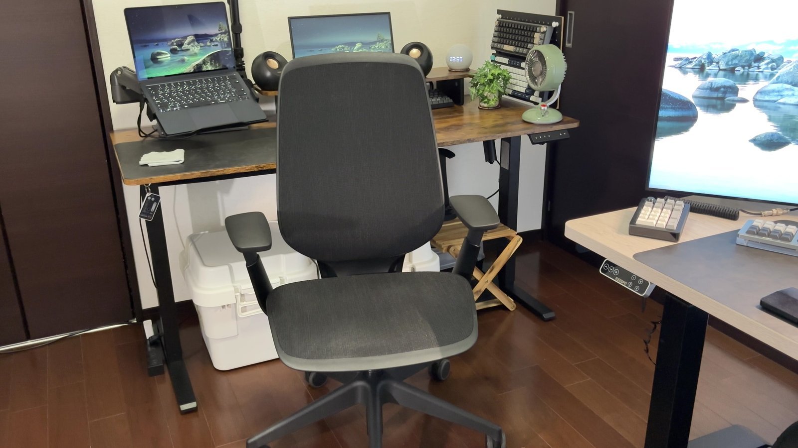 Steelcase Karmanを前面から見た全体